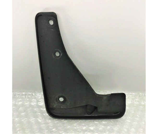 MUD FLAP FRONT RIGHT FOR A MITSUBISHI BODY - 