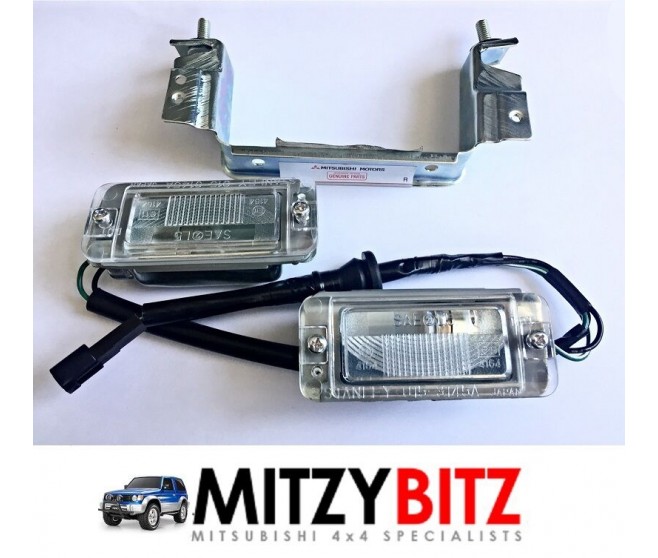 REAR NUMBER PLATE LIGHT LAMP AND BRACKET  FOR A MITSUBISHI PAJERO/MONTERO - V46W