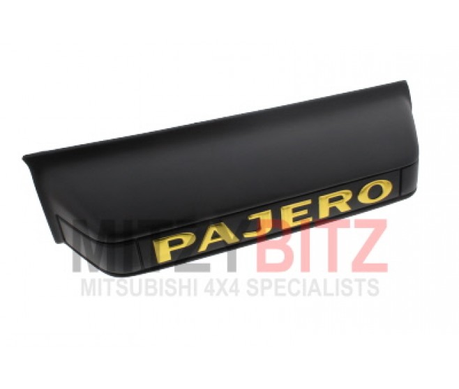 REAR NUMBER PLATE LIGHT LAMP ASSY WITH GOLD DECAL FOR A MITSUBISHI PAJERO - V46WG
