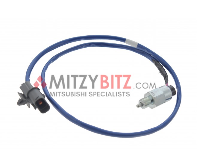FRONT DIFF LOCK SWITCH FOR A MITSUBISHI L200 - K74T