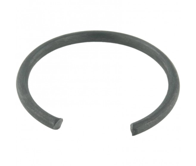 FRONT AXLE SHAFT RETAINING CLIP RING FOR A MITSUBISHI FRONT AXLE - 