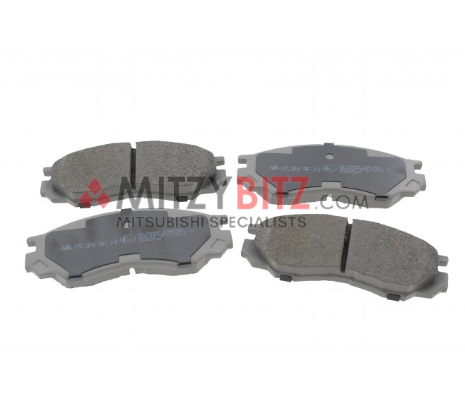 FRONT BRAKE PADS FOR A MITSUBISHI SPACE GEAR/L400 VAN - PC3W