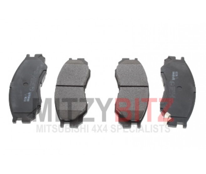 FRONT BRAKE PADS FOR A MITSUBISHI DELICA TRUCK - P02T