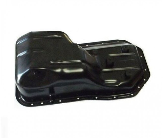 ENGINE OIL SUMP PAN FOR A MITSUBISHI L200 - K74T
