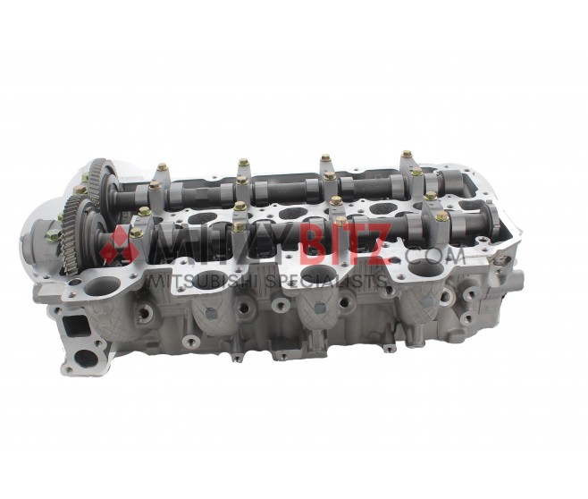 BUILT ENGINE CYLINDER HEAD FOR A MITSUBISHI PAJERO SPORT - KH4W