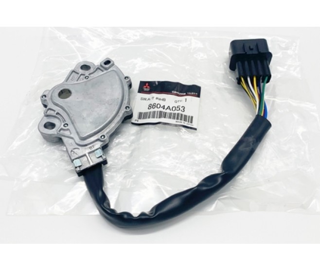 AUTOMATIC GEARBOX INHIBITOR SWITCH FOR A MITSUBISHI PAJERO - V78W