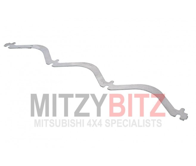 GLOW PLUG RAIL BUZZ BAR FOR A MITSUBISHI PAJERO/MONTERO - V44W