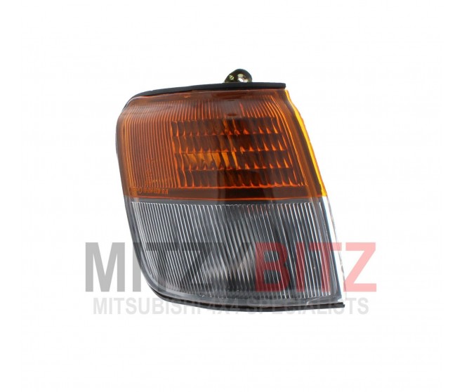FRONT RIGHT INDICATOR SIDE LIGHT LAMP FOR A MITSUBISHI V10-40# - FRONT RIGHT INDICATOR SIDE LIGHT LAMP