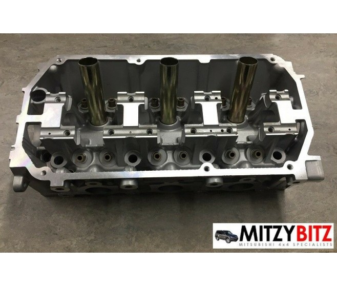 RIGHT BARE CYLINDER HEAD FOR A MITSUBISHI ENGINE - 