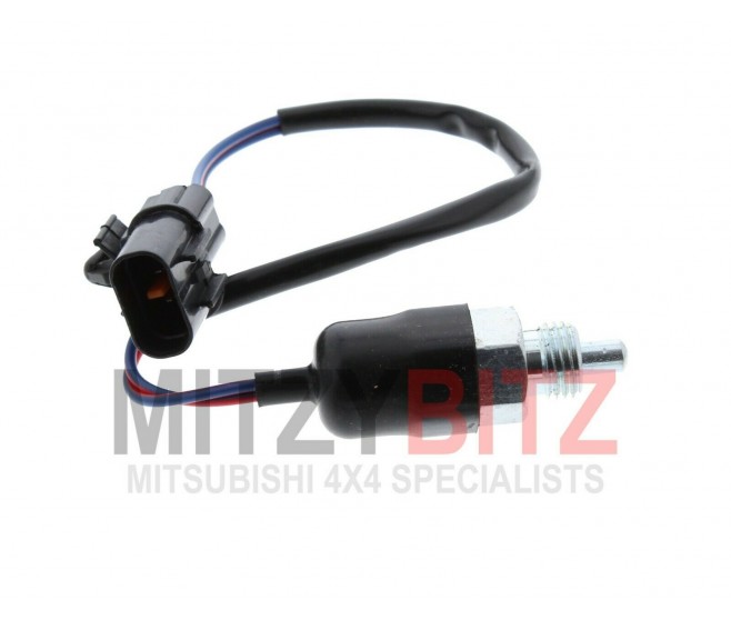 REVERSE BACKUP LAMP LIGHT SWITCH SENSOR FOR A MITSUBISHI L200 - K74T
