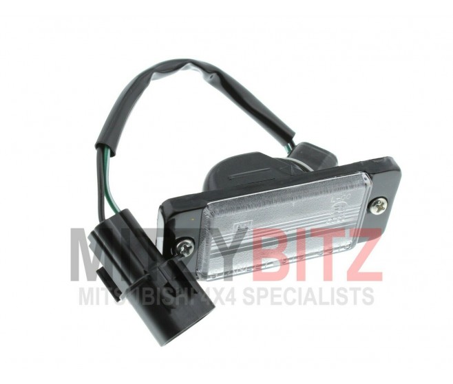 LICENSE NUMBER PLATE LAMP REAR FOR A MITSUBISHI L200 - K62T