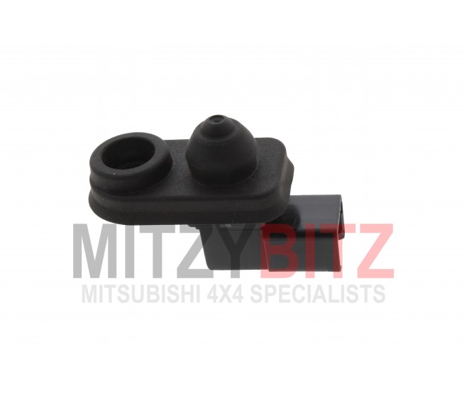 DOOR LAMP SWITCH FOR A MITSUBISHI PAJERO SPORT - KH6W