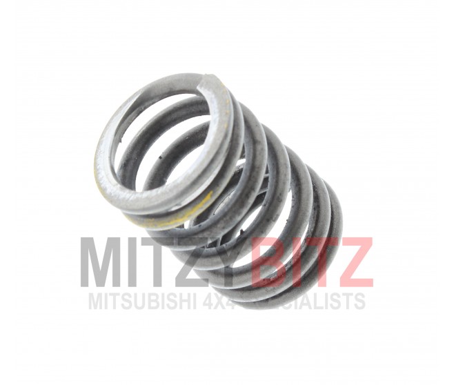 INLET & EXHAUST VALVE SPRING 4D56 FOR A MITSUBISHI L300 - P15W