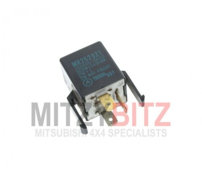HAZARD AND TURN SIGNAL INDICATOR RELAY FOR A MITSUBISHI L200 - K64T